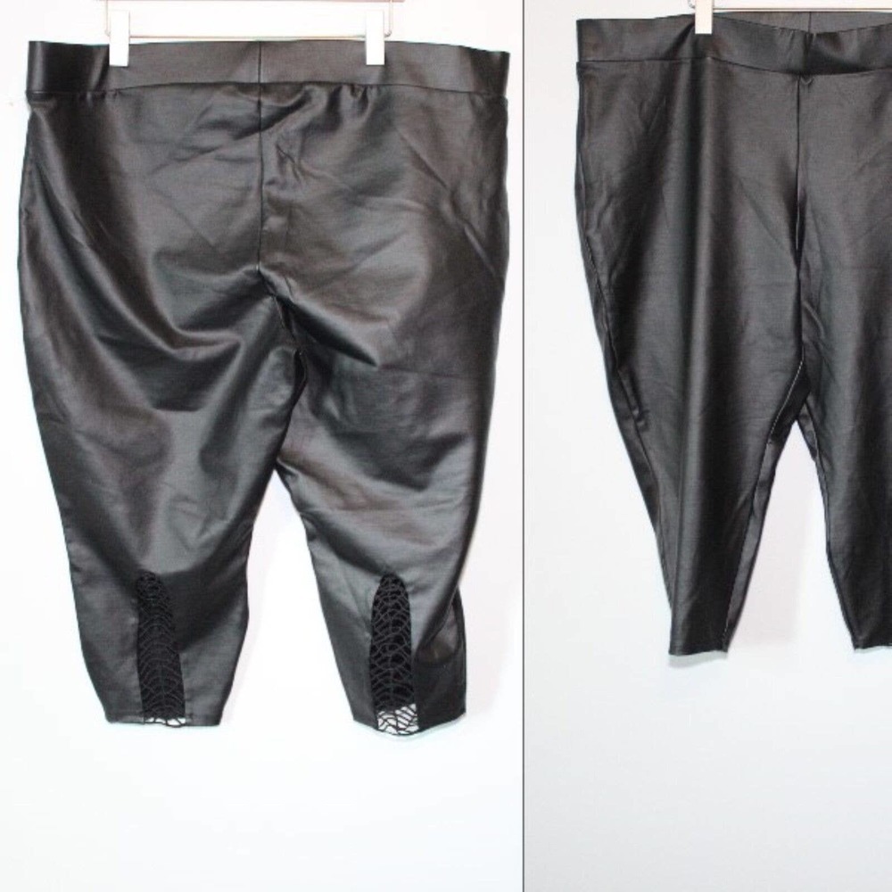 ✨2/$20 Torrid Crop Platinum Legging Coated Ponte Macrame Back Black Size 4 4X - Picture 10 of 11